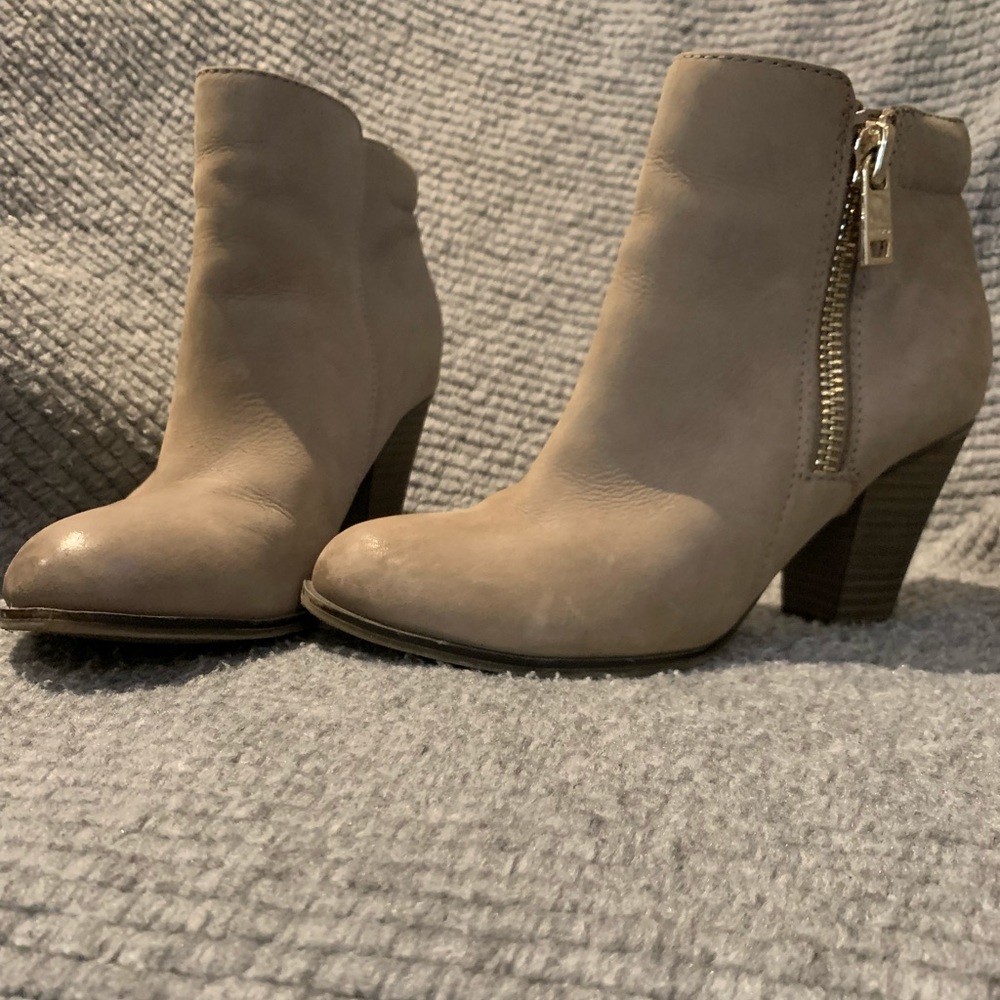 Aldo Cream Booties ❤️ Size 6.5 Worn once